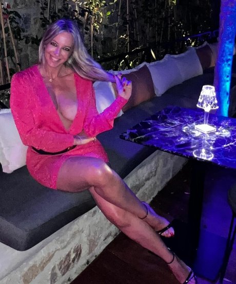 Elenamici naked pornstar pictures