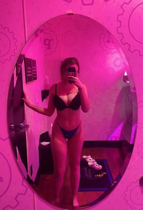 zaraczellmer model nudes image