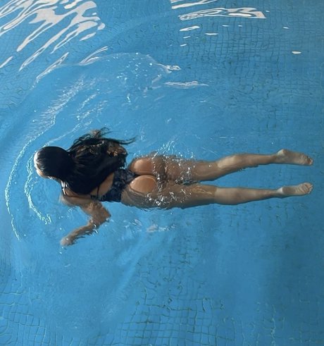 Akirayass star naked galleries