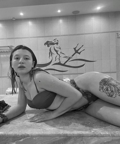 Kiwichka model art images