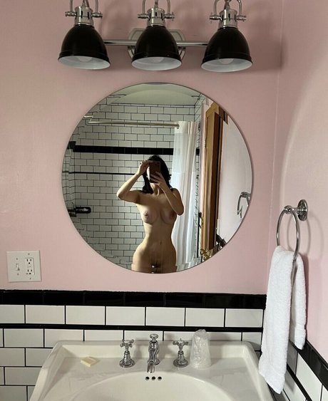 dixiemtzz beautiful model photo