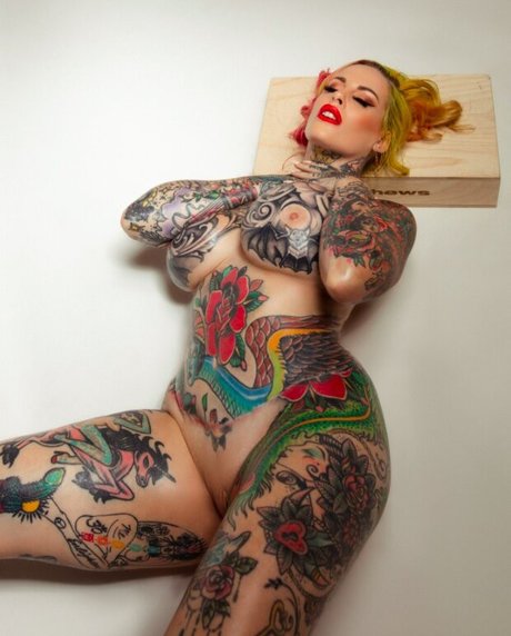 Kandyisbadass pornstar hd photo