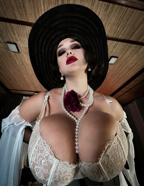 cheryl thicc blossom hd model picture