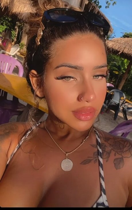 Muito Linda xxx star img