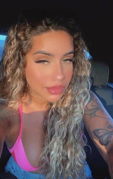 Muito Linda pornstar art pics