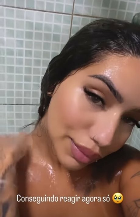 Muito Linda model sexy pictures