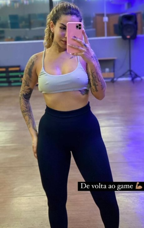 Muito Linda sexy actress pics