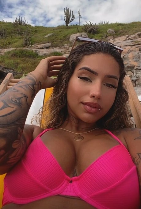 Muito Linda model exclusive pics