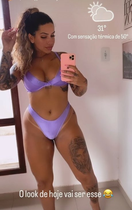 Muito Linda model naked photos