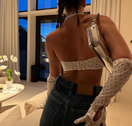 asian top onlyfans sexy image