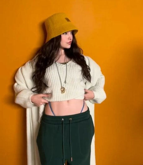 Dove Cameron model best galleries