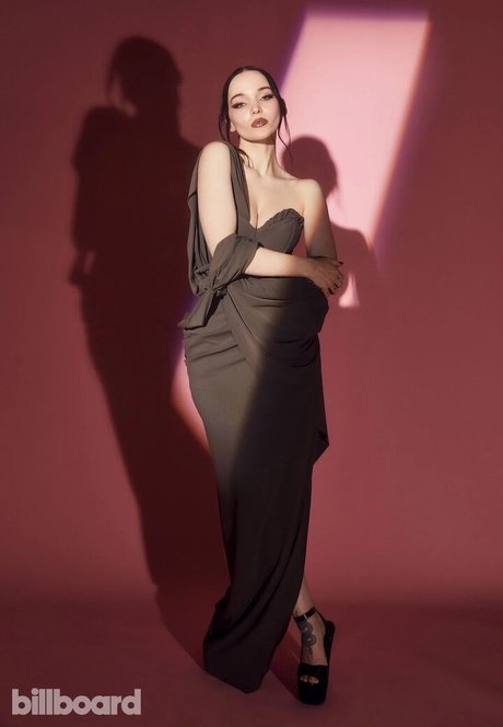 Dove Cameron art actress img