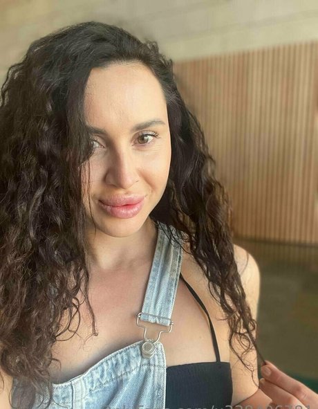 juliana insanely h0rny porn actress pictures