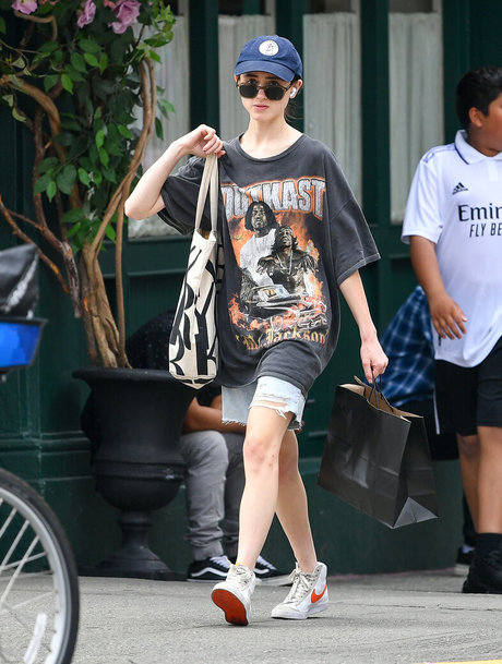 Natalia Dyer best pornstar pics