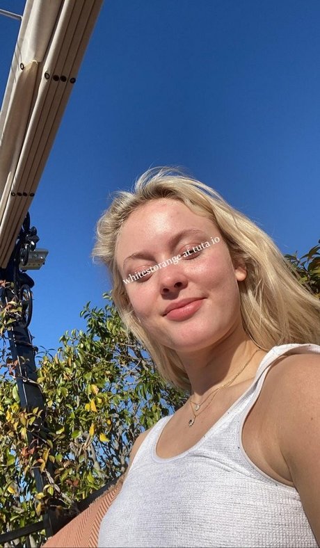 Zara Larsson perfect actress image