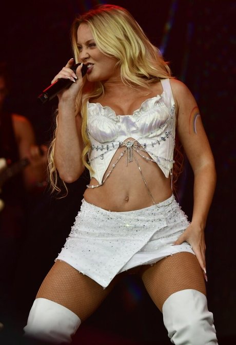 Zara Larsson free actress img