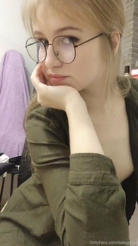 baby333rlia star beautiful pics