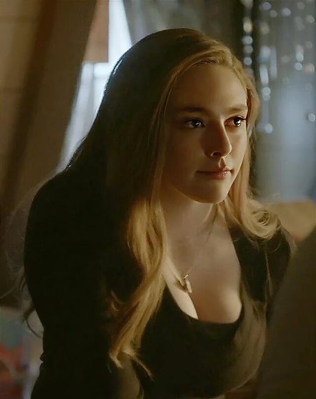 Danielle Rusell nice actress pics