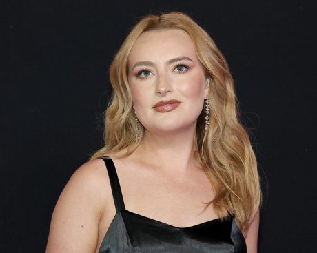 Amelia Dimoldenberg star adult images