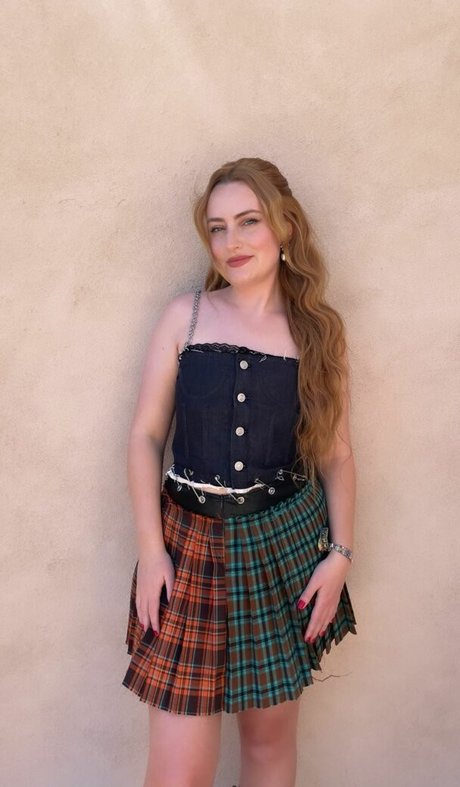 Amelia Dimoldenberg exclusive pornstar images