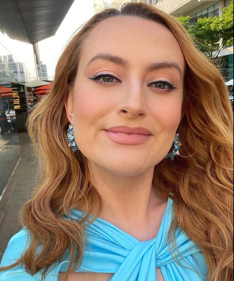 Amelia Dimoldenberg star free photos