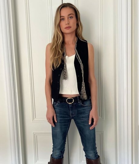 Brie Larson star nude galleries