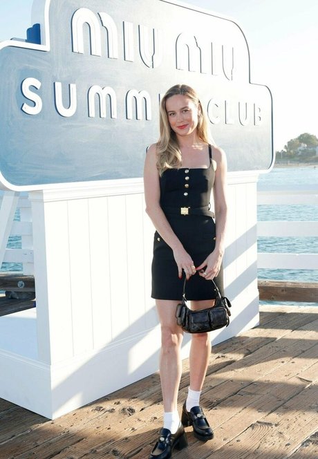 Brie Larson xxx model picture