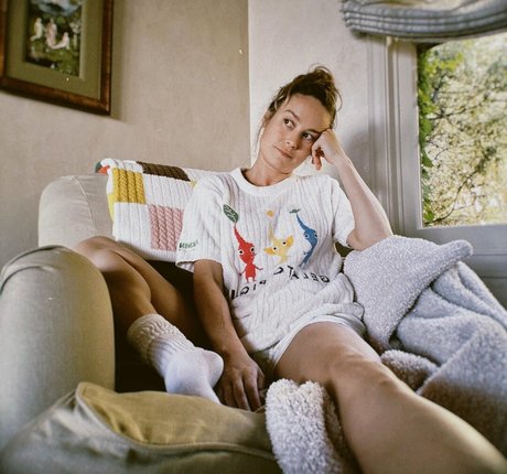 Brie Larson high quality model pictures