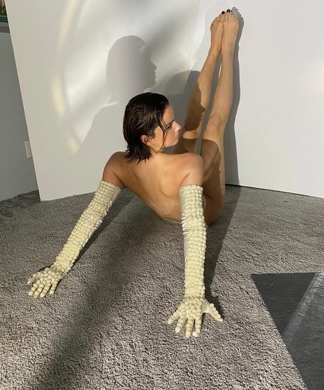 Shelley Hennig pornstar sexy gallery