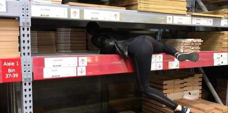 Shelley Hennig star exclusive pics