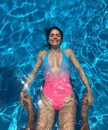 Shelley Hennig nude pornstar galleries