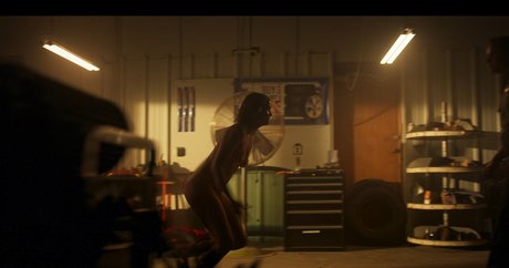 Shelley Hennig sex actress photos