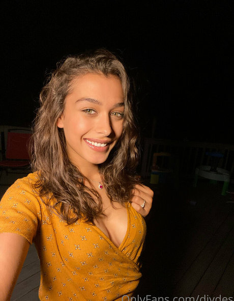 diydes adult actress photos