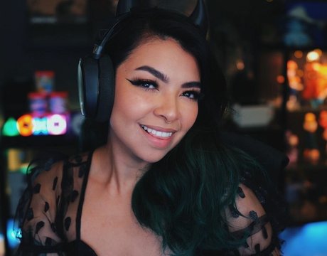 Aileen Senpai perfect pornstar image