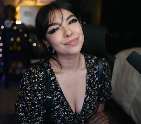 Aileen Senpai nice actress pictures