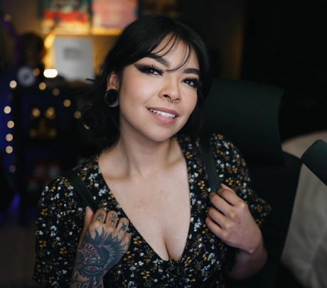 Aileen Senpai star sexy image