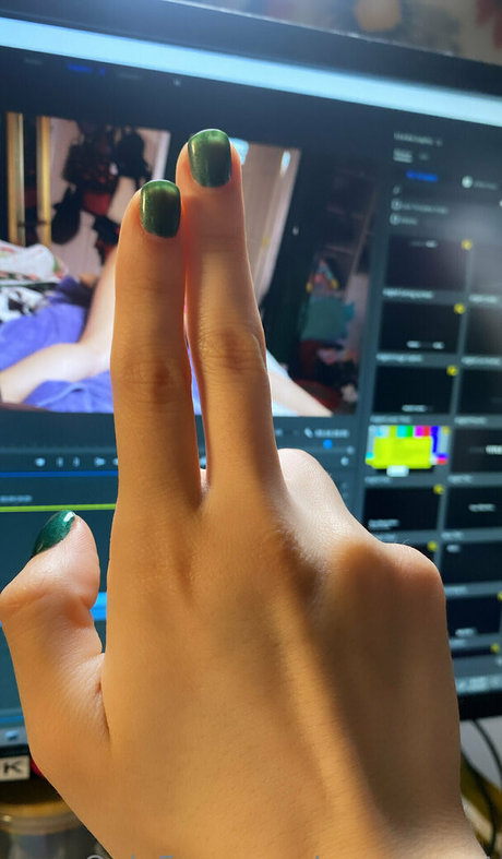 Moonzycat hot pornstar pics