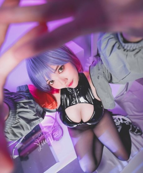 Ying Tze art model picture