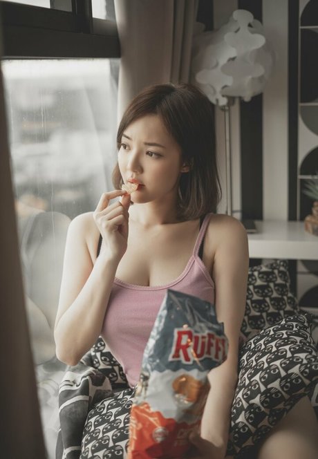 Ying Tze nude actress photos