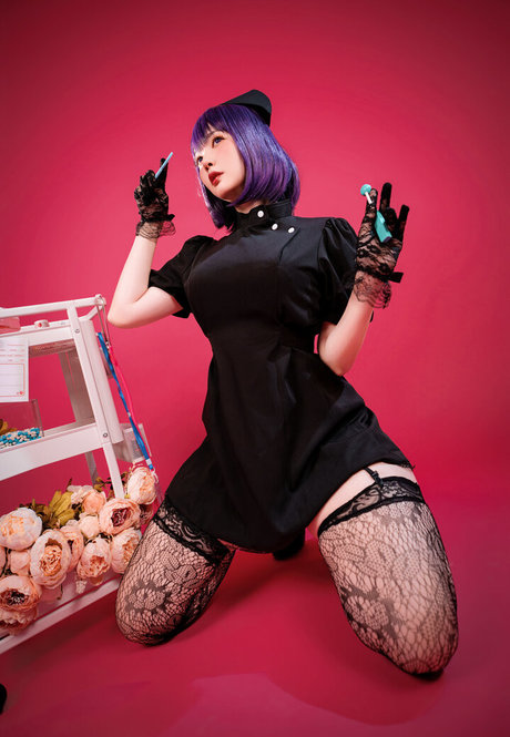 Ying Tze model pornographic archive