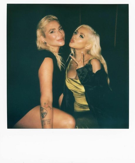 Christina Aguilera high quality actress photos