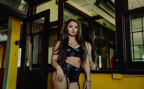 Skye Dolecki naked pornstar gallery