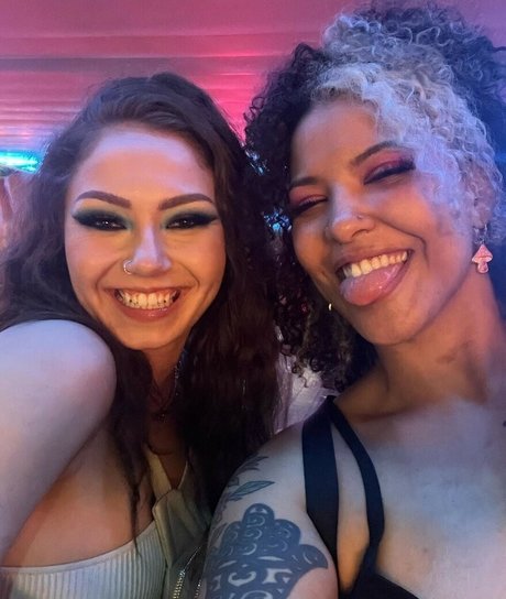 Skye Dolecki star erotic photos