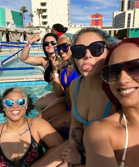 Skye Dolecki pretty model picture