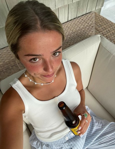 Ailish Morrison hot model picture