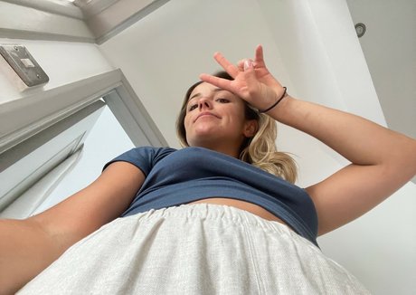 Ailish Morrison model erotic photos