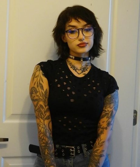 Redroomromance thumbnail