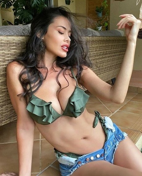 Eva Padlock star nice pic