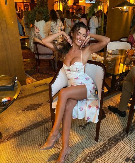 Eva Padlock adult model image