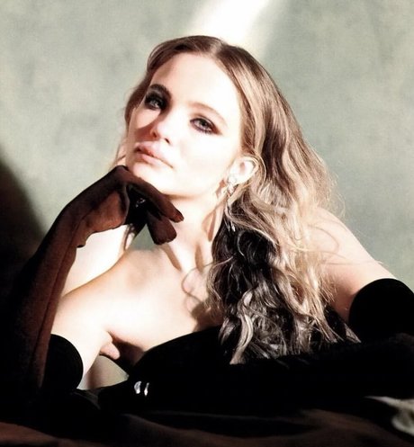 Freya Allan pornstar sexy pic